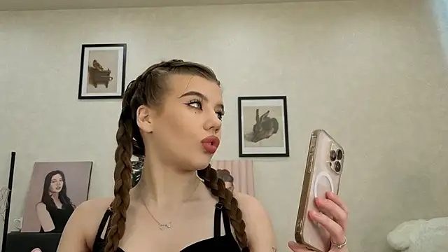 Snapshot of dolly_ll chatting on May 31, 2026, 1:28 pm dolly ll online show from May 31, 2026, 1:28 pm
