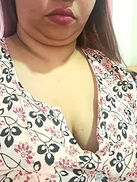 Ravina patil1 online show from April 1, 2026, 8:04 am