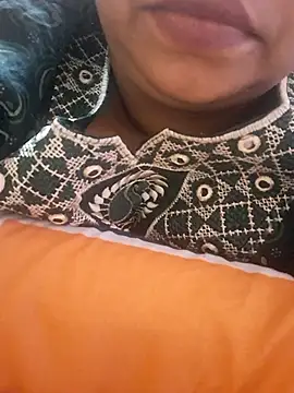 Snapshot of Ravina_patil1 chatting on October 8, 2025, 5:24 pm Ravina patil1 online show from October 8, 2025, 5:24 pm