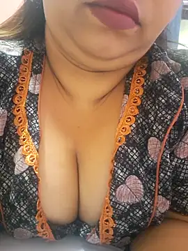 Snapshot of Ravina_patil1 chatting on October 12, 2025, 10:16 am Ravina patil1 online show from October 12, 2025, 10:16 am