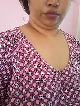 Ravina patil1 online show from April 14, 2026, 10:42 am