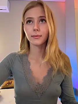 LunaRase online show from March 30, 2026, 5:31 am