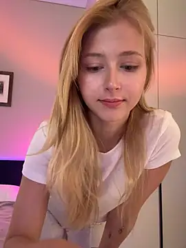 LunaRase online show from March 16, 2026, 8:40 am