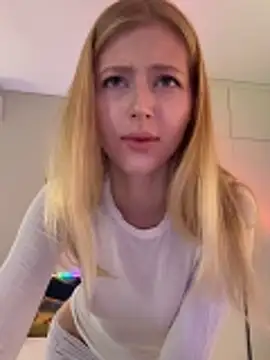 LunaRase online show from April 14, 2026, 5:34 am