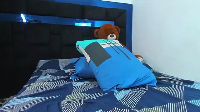 Snapshot of TysonWalkers chatting on November 23, 2025, 1:59 am TysonWalkers online show from November 23, 2025, 1:59 am