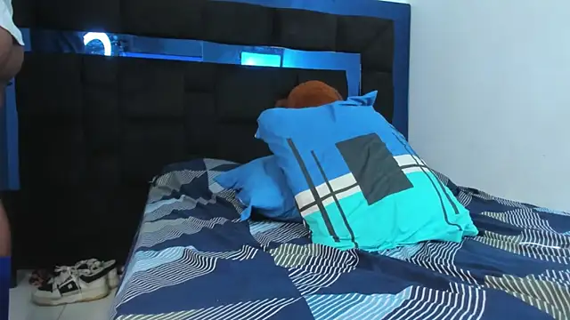 Snapshot of TysonWalkers chatting on November 23, 2025, 9:36 pm TysonWalkers online show from November 23, 2025, 9:36 pm