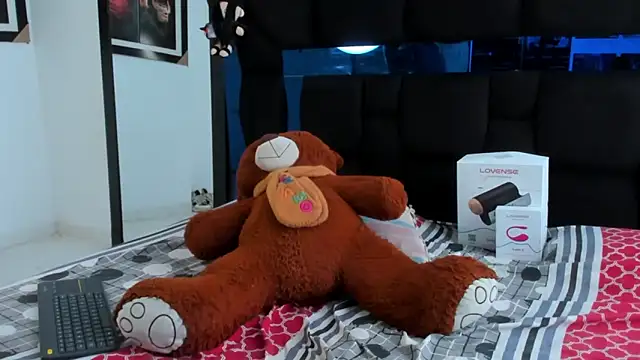 Snapshot of TysonWalkers chatting on November 26, 2025, 1:44 pm TysonWalkers online show from November 26, 2025, 1:44 pm