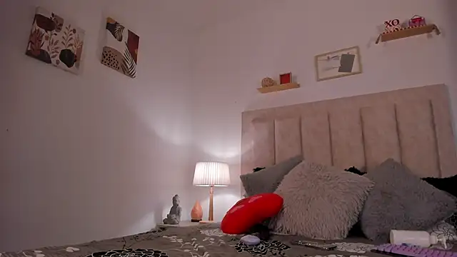 Avaline Blancx online show from February 27, 2025, 4:24 am