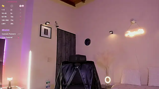 Snapshot of Jess_Collen chatting on November 26, 2025, 8:14 am Jess Collen online show from November 26, 2025, 8:14 am