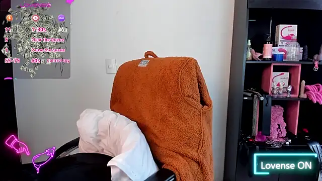 sara goodgirl13 online show from April 8, 2026, 5:47 pm