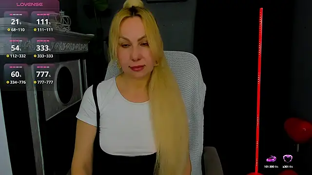 Snapshot of Anny_Jey_ chatting on February 18, 2025, 6:26 pm Anny Jey online show from February 18, 2025, 6:26 pm