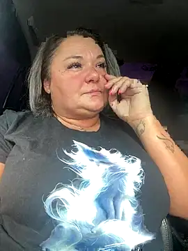 Snapshot of MikyVesela chatting on September 27, 2025, 12:11 pm MikyVesela online show from September 27, 2025, 12:11 pm