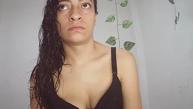 stephybrowm7 online show from September 16, 2025, 3:24 pm