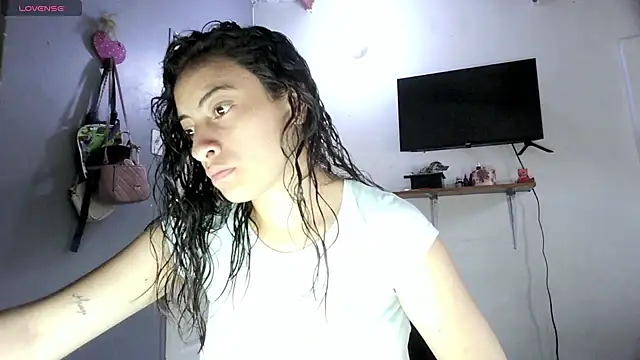 Snapshot of stephybrowm7 chatting on May 7, 2026, 3:04 pm stephybrowm7 online show from May 7, 2026, 3:04 pm