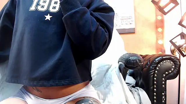 SaraSofia44 online show from October 30, 2025, 8:17 pm