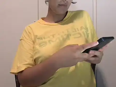 Snapshot of isabellalisa chatting on February 11, 2025, 11:01 pm isabellalisa online show from February 11, 2025, 11:01 pm