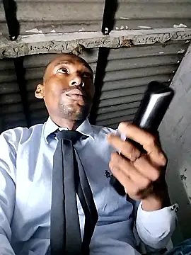 Snapshot of moro28vergon chatting on January 14, 2026, 5:00 am moro28vergon online show from January 14, 2026, 5:00 am