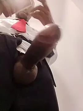 Snapshot of moro28vergon chatting on December 23, 2025, 2:11 am moro28vergon online show from December 23, 2025, 2:11 am