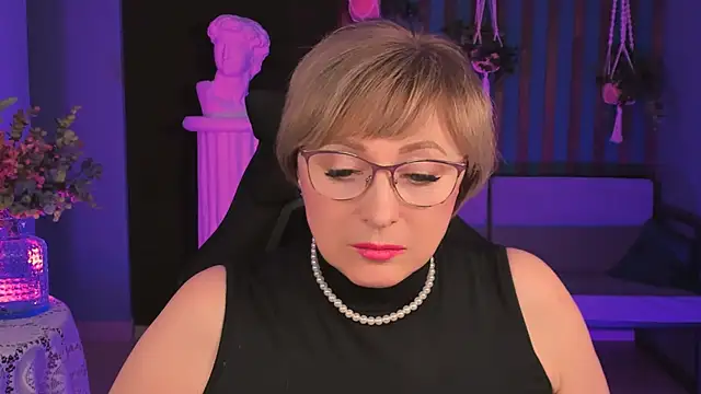 sugar vivien online show from October 4, 2025, 1:34 pm