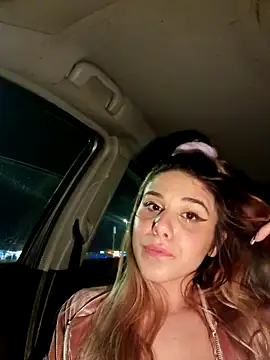 Snapshot of LeylaRosse chatting on March 11, 2025, 7:58 pm LeylaRosse online show from March 11, 2025, 7:58 pm