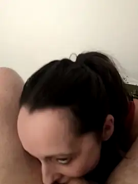 Snapshot of Joinus1988 chatting on December 14, 2025, 9:53 pm Joinus1988 online show from December 14, 2025, 9:53 pm