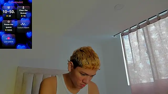 Snapshot of JulianRose_1 chatting on November 9, 2025, 1:15 pm JulianRose 1 online show from November 9, 2025, 1:15 pm