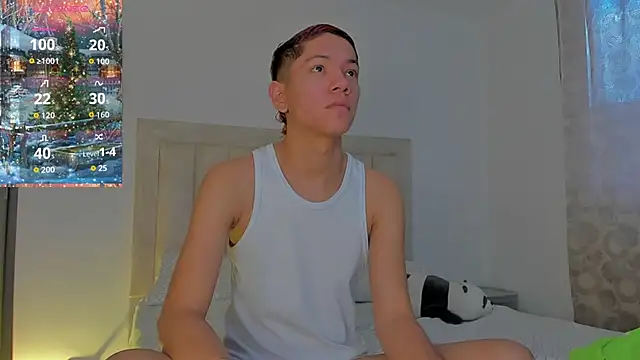 Snapshot of JulianRose_1 chatting on December 15, 2025, 11:38 am JulianRose 1 online show from December 15, 2025, 11:38 am