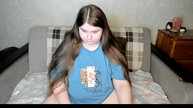 Snapshot of Aushpana chatting on December 2, 2025, 1:57 pm Aushpana online show from December 2, 2025, 1:57 pm