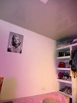 Melina-Smith online show from March 28, 2026, 7:37 pm