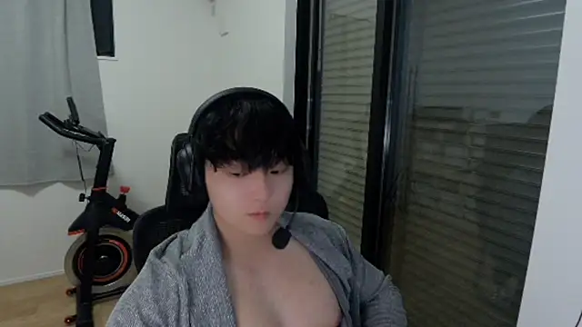 Snapshot of Tkcqcc chatting on October 23, 2025, 2:05 pm Tkcqcc online show from October 23, 2025, 2:05 pm