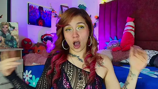 alisson zafiro  online show from November 10, 2025, 3:11 am