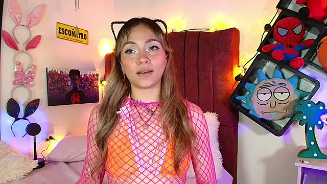 alisson zafiro  online show from March 21, 2025, 6:16 am