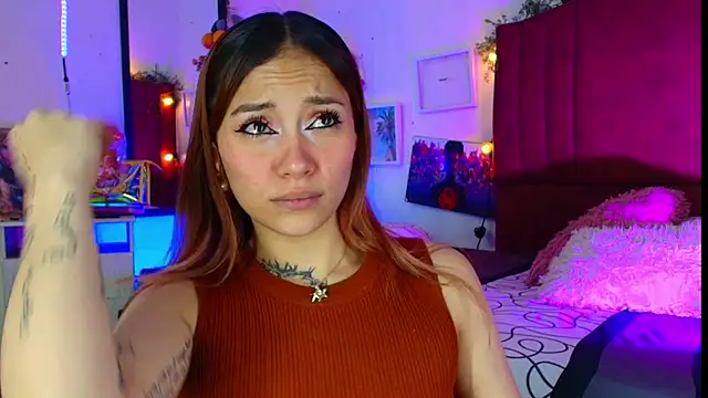 alisson zafiro  online show from January 19, 2026, 3:10 am