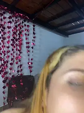 FlorBich online show from February 15, 2025, 5:07 pm