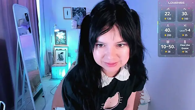 Snapshot of Lil_Amelie chatting on July 23, 2026, 10:12 am Lil Amelie online show from July 23, 2026, 10:12 am