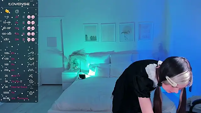 Lil Amelie online show from September 13, 2025, 2:06 pm