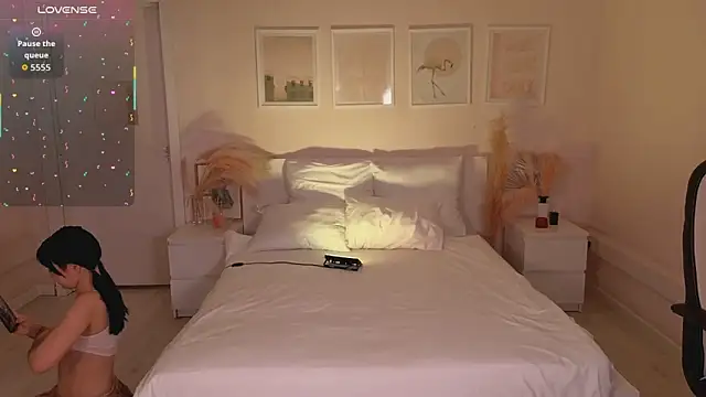 Lil Amelie online show from February 8, 2026, 8:23 am