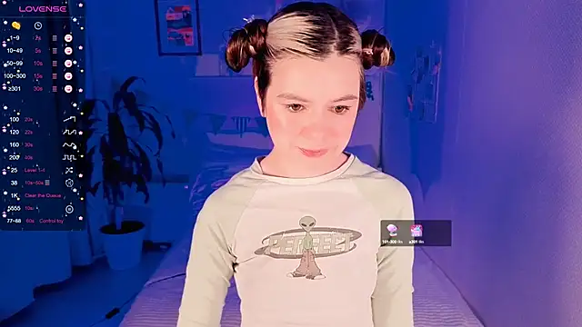 Lil Amelie online show from September 28, 2025, 2:57 pm