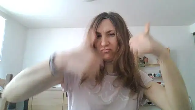 JasmineGlamour online show from April 13, 2026, 3:05 pm