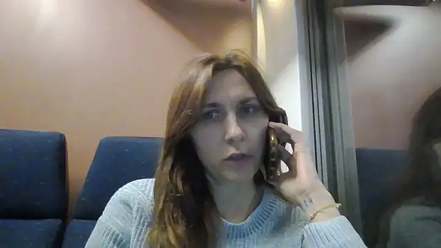 JasmineGlamour online show from December 3, 2025, 4:39 pm