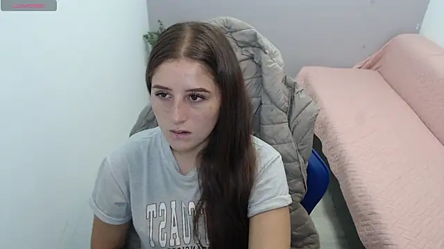 valerie diaz1 online show from February 3, 2026, 1:27 pm