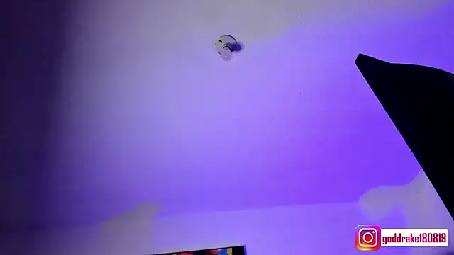 Snapshot of god_drake chatting on December 17, 2024, 6:53 pm god drake online show from December 17, 2024, 6:53 pm