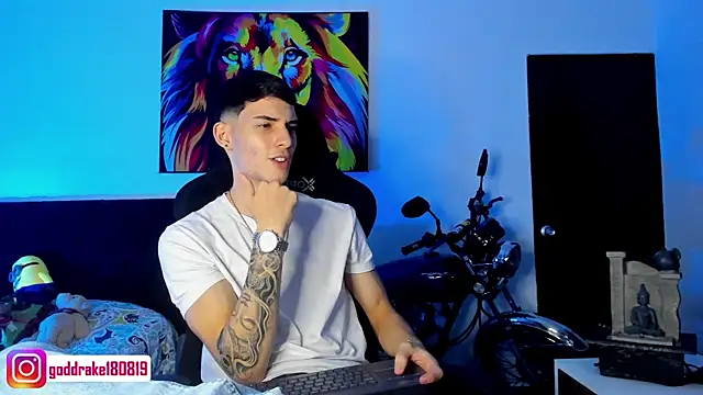 Snapshot of god_drake chatting on January 2, 2025, 9:39 pm god drake online show from January 2, 2025, 9:39 pm