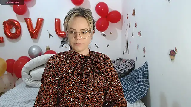 hotmilf4uxxx online show from February 23, 2026, 11:11 am