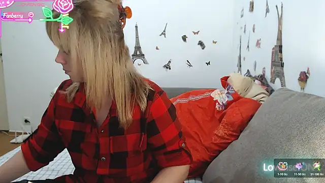 Snapshot of hotmilf4uxxx chatting on November 3, 2025, 11:14 am hotmilf4uxxx online show from November 3, 2025, 11:14 am