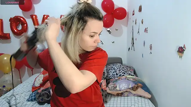 hotmilf4uxxx online show from February 25, 2026, 11:32 am