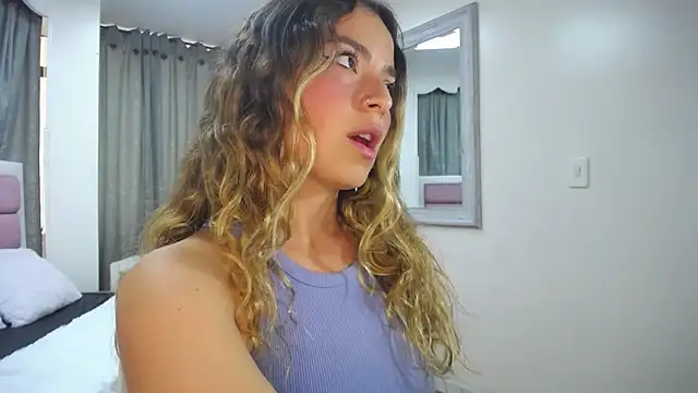 Snapshot of IssadoraJames chatting on January 15, 2025, 6:29 pm IssadoraJames online show from January 15, 2025, 6:29 pm