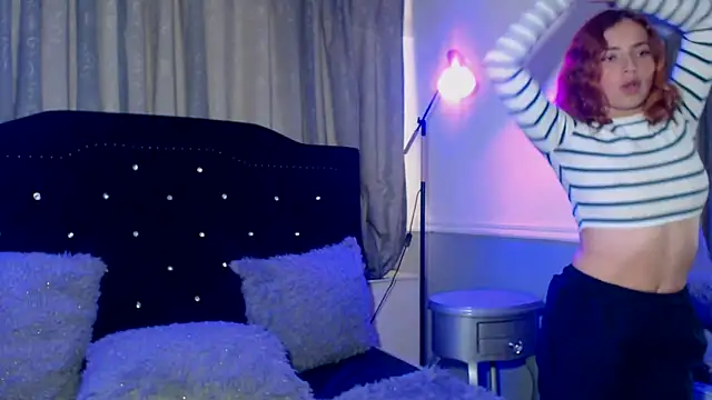 Snapshot of IssadoraJames chatting on February 24, 2025, 10:03 pm IssadoraJames online show from February 24, 2025, 10:03 pm