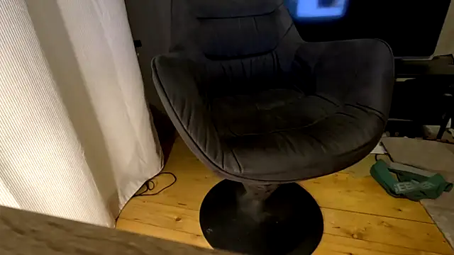 T0Yforeskin online show from September 26, 2025, 5:20 pm