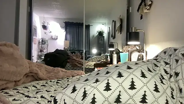 annabelleholly666 online show from December 15, 2025, 11:53 pm